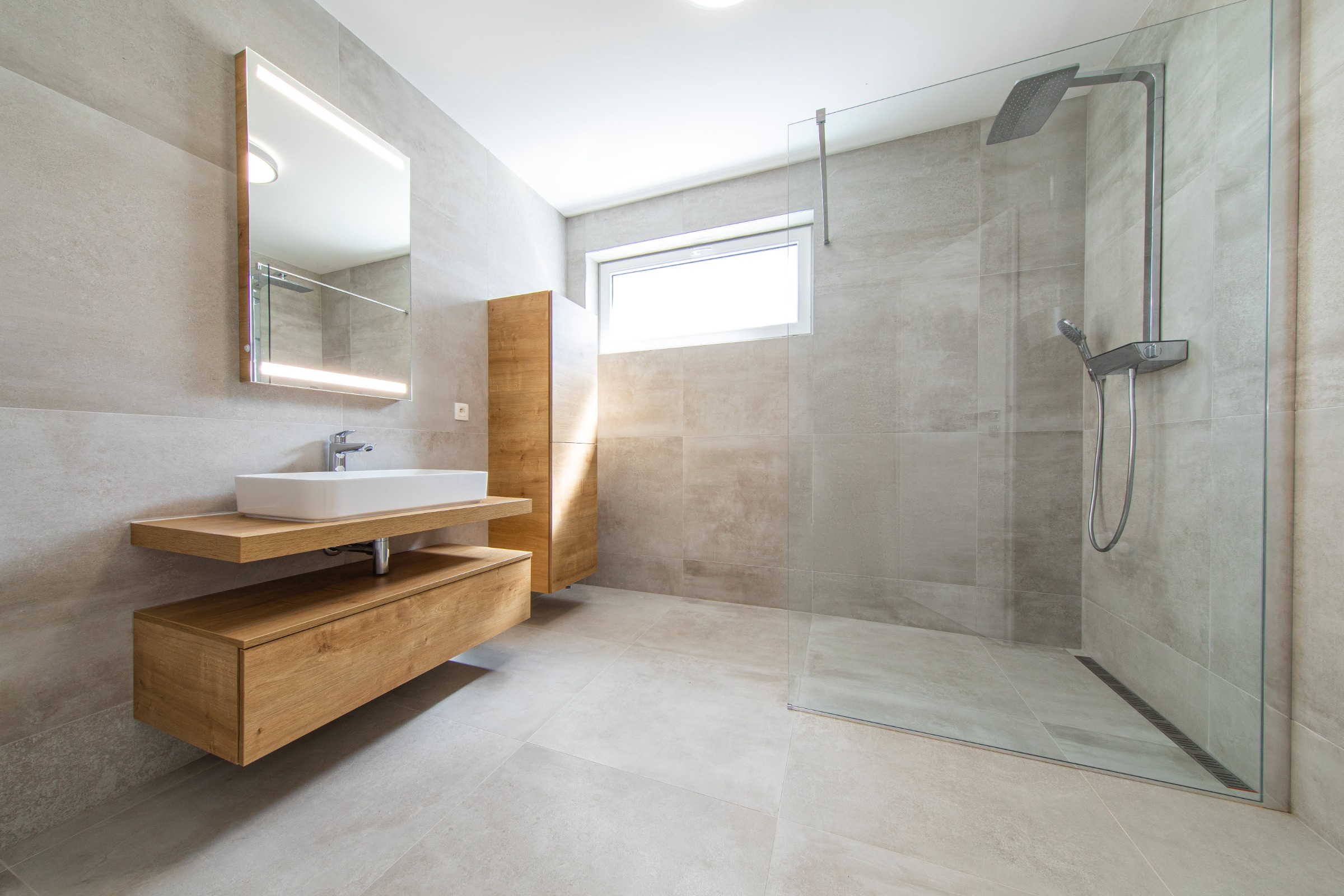 new modern master bathroom